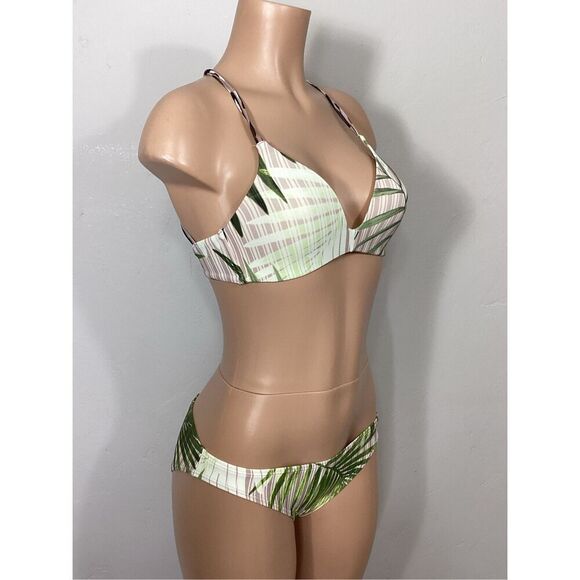 New. Vince Camuto fern bikini. Medium . Retails $140 - Picture 6 of 11